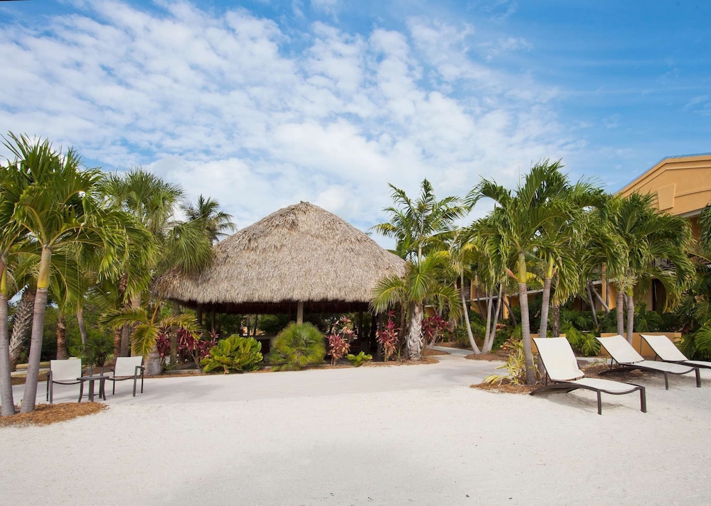 Hampton Inn Key Largo Manatee Bay — Beach in Key Largo, Florida
