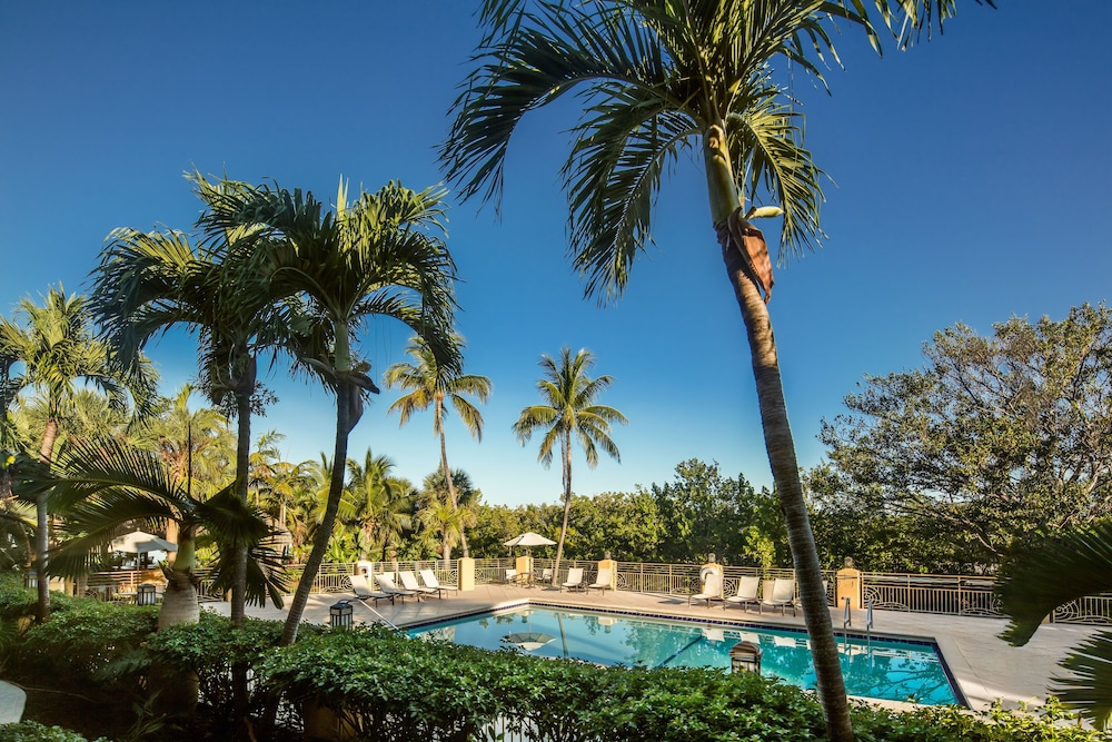 Hampton Inn Key Largo Manatee Bay — Swimming pool in Key Largo, Florida
