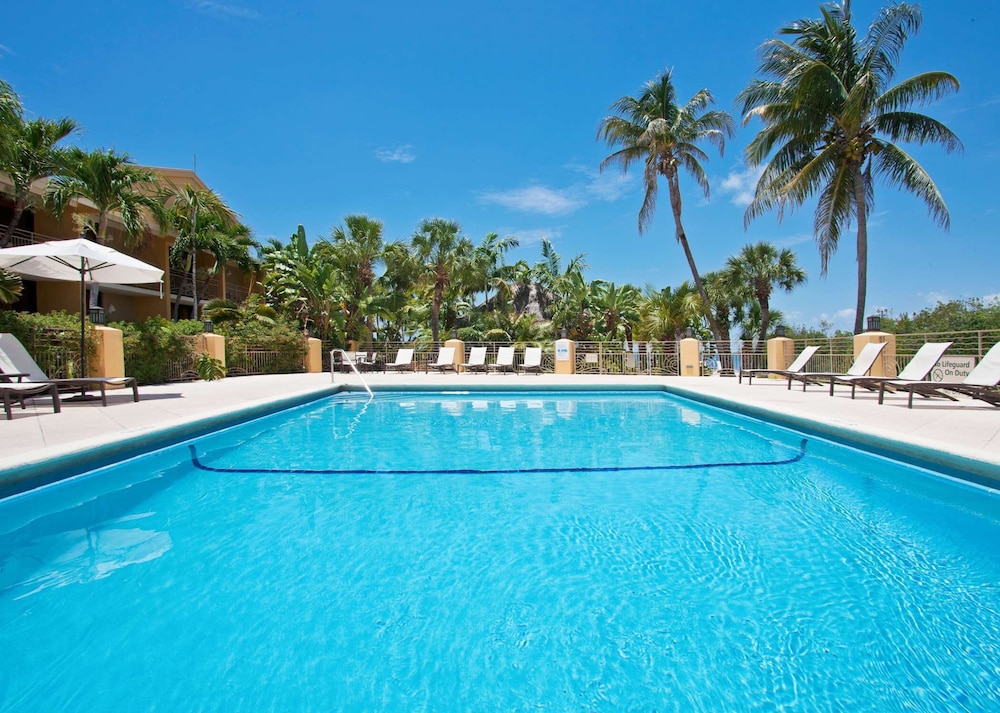 Hampton Inn Key Largo Manatee Bay — Main photo in Key Largo, Florida