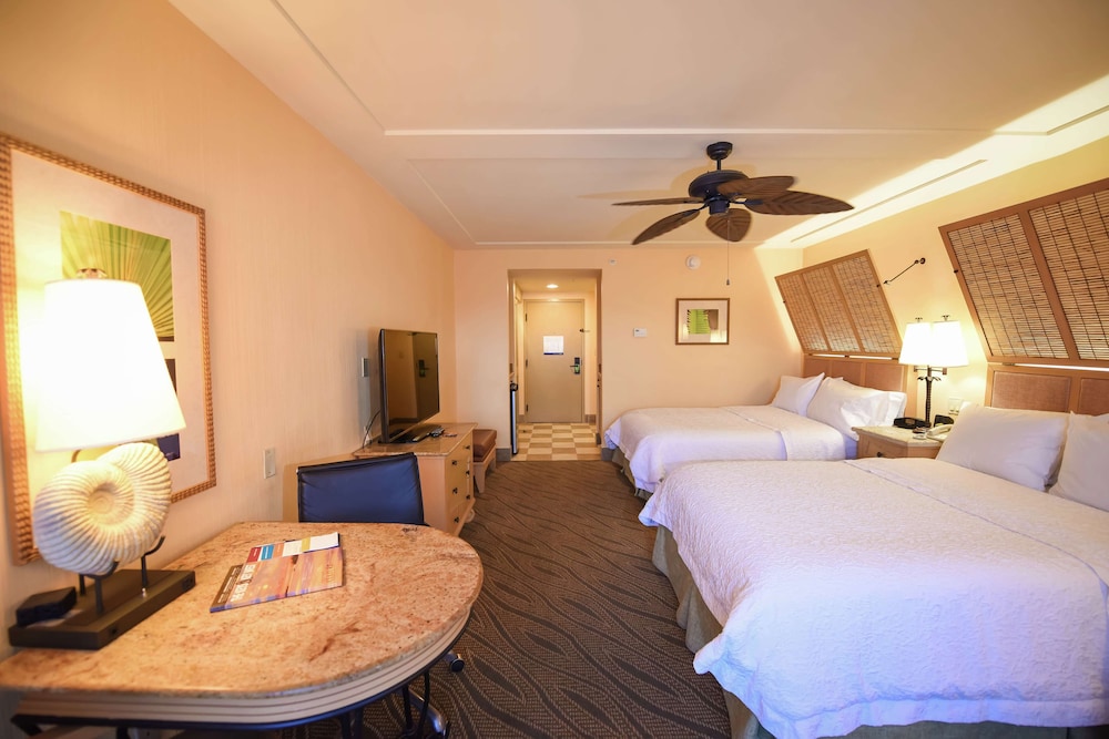 Hampton Inn Key Largo Manatee Bay — Hotel rooms in Key Largo, Florida