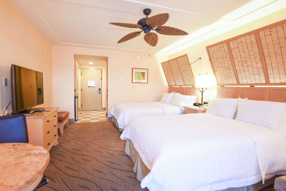 Hampton Inn Key Largo Manatee Bay — Hotel rooms in Key Largo, Florida