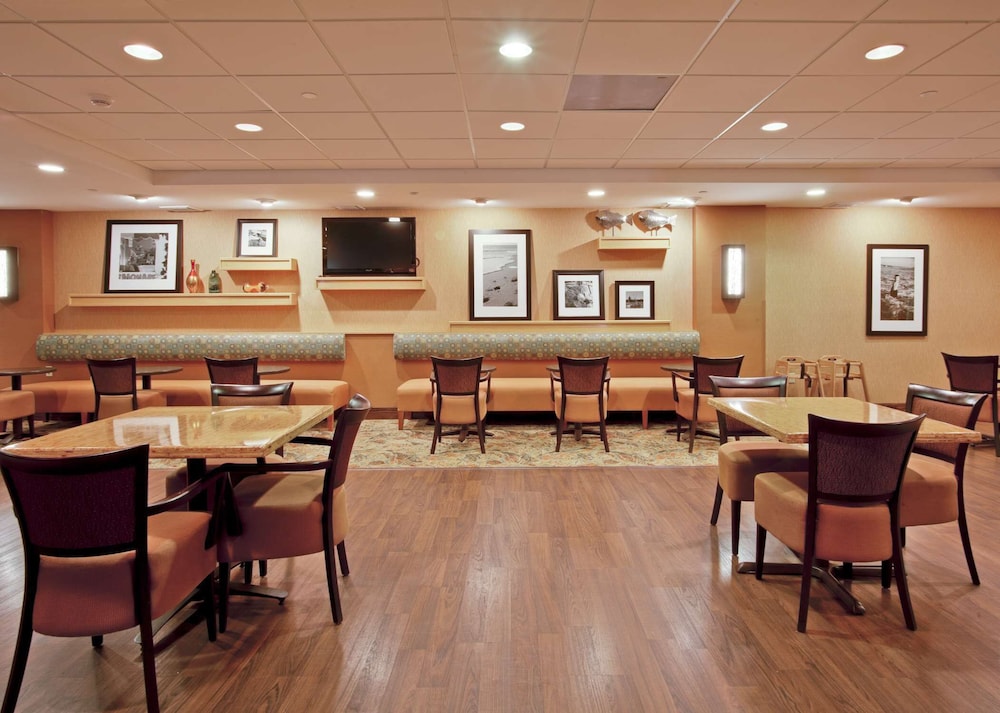 Hampton Inn Key Largo Manatee Bay — Restaurant & bars in Key Largo, Florida