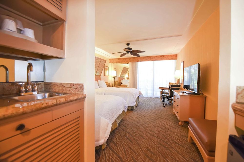 Hampton Inn Key Largo Manatee Bay — Hotel rooms in Key Largo, Florida