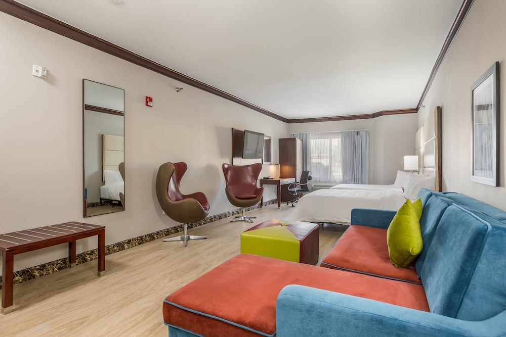 The Leo Collection Detroit, an Ascend Collection Hotel — Hotel rooms in Lincoln Park, Michigan