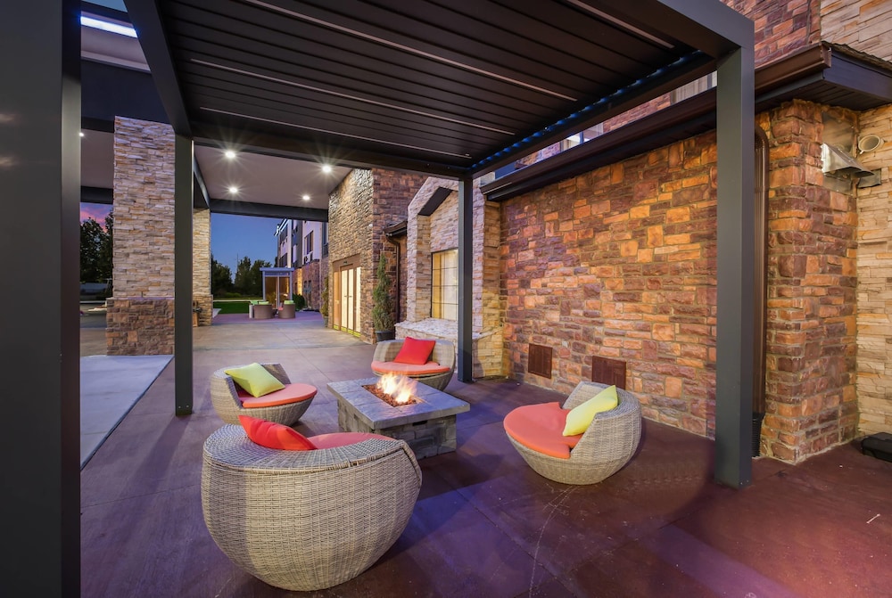 The Leo Collection Detroit, an Ascend Collection Hotel — Hotel building in Lincoln Park, Michigan