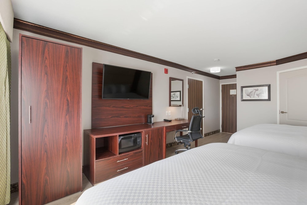 The Leo Collection Detroit, an Ascend Collection Hotel — Hotel rooms in Lincoln Park, Michigan