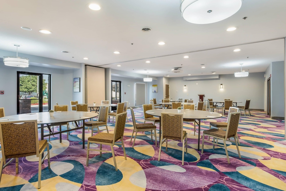 The Leo Collection Detroit, an Ascend Collection Hotel — Hotel building in Lincoln Park, Michigan