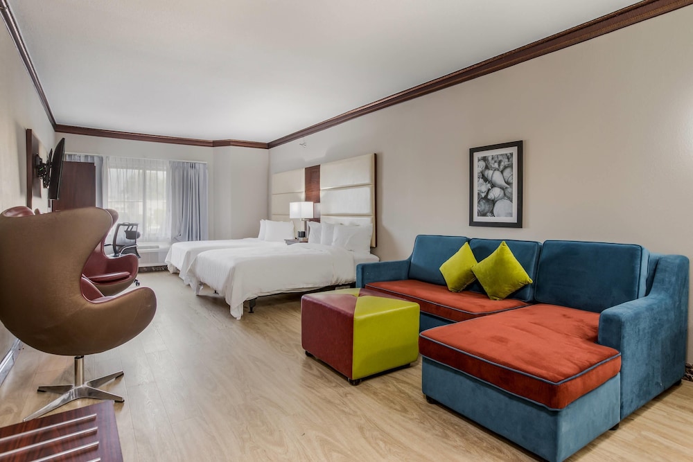 The Leo Collection Detroit, an Ascend Collection Hotel — Hotel rooms in Lincoln Park, Michigan