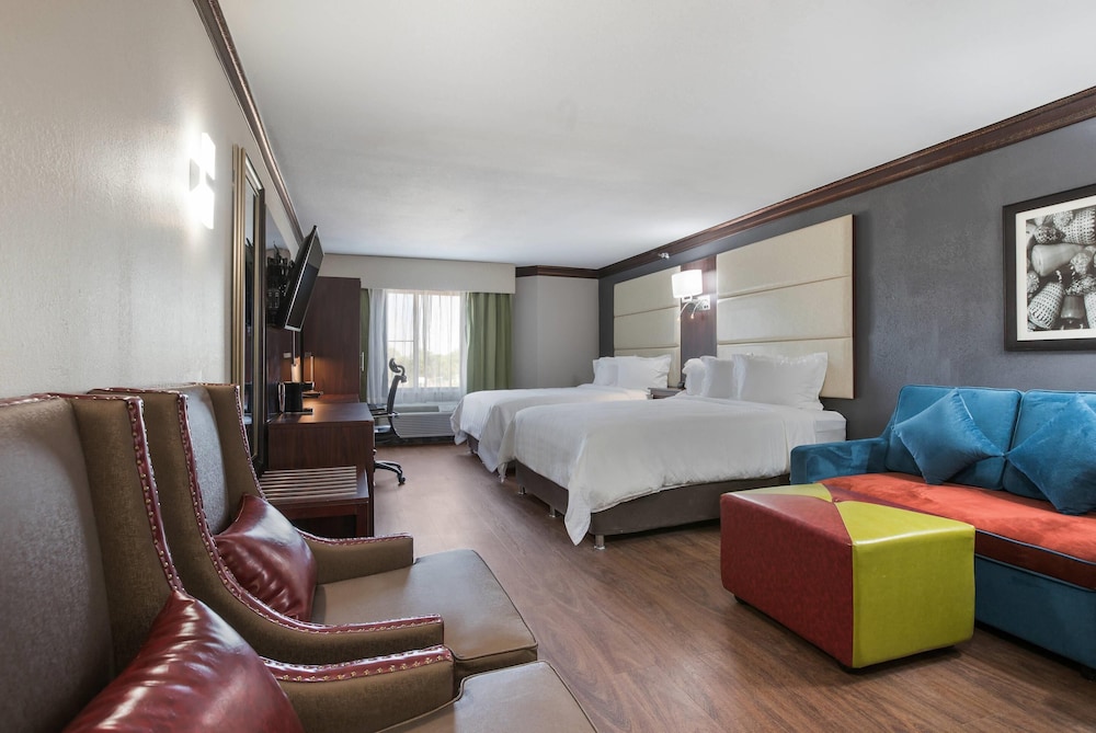 The Leo Collection Detroit, an Ascend Collection Hotel — Hotel rooms in Lincoln Park, Michigan