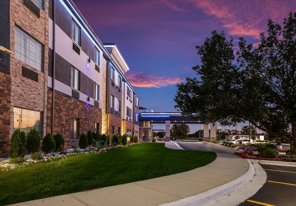 The Leo Collection Detroit, an Ascend Collection Hotel — Hotel building in Lincoln Park, Michigan