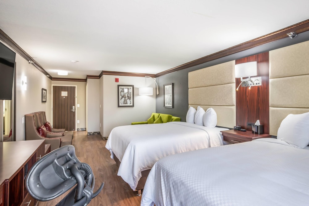 The Leo Collection Detroit, an Ascend Collection Hotel — Hotel rooms in Lincoln Park, Michigan