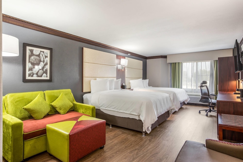 The Leo Collection Detroit, an Ascend Collection Hotel — Hotel rooms in Lincoln Park, Michigan
