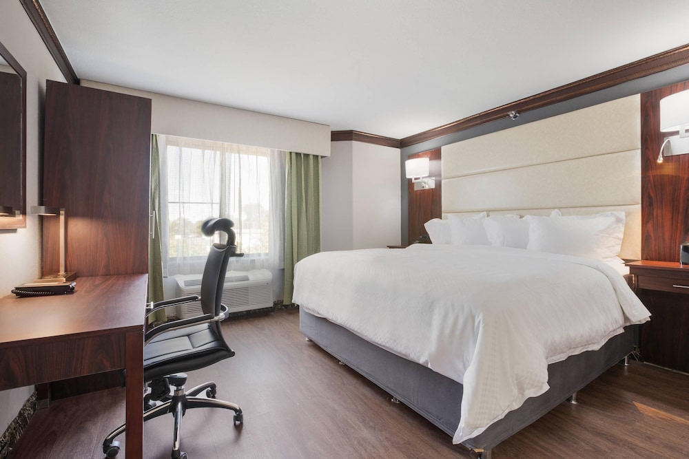 The Leo Collection Detroit, an Ascend Collection Hotel — Hotel rooms in Lincoln Park, Michigan