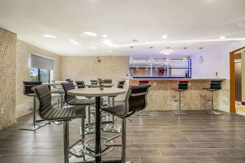 The Leo Collection Detroit, an Ascend Collection Hotel — Restaurant & bars in Lincoln Park, Michigan