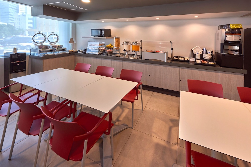 City Express Junior by Marriott Cancun — Restaurant in Cancun, Quintana Roo