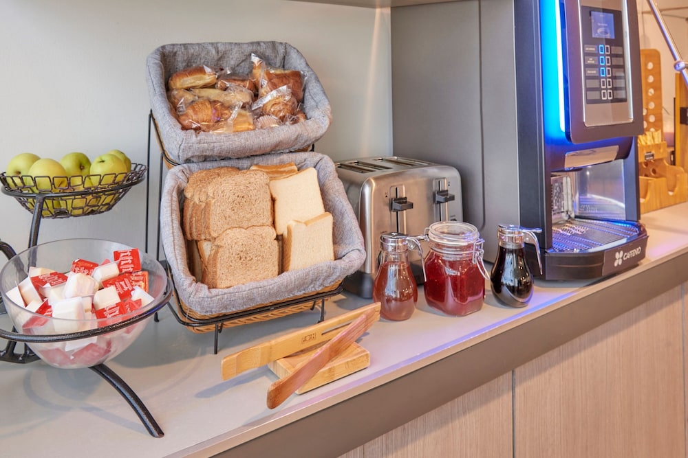 City Express Junior by Marriott Cancun — Restaurant in Cancun, Quintana Roo