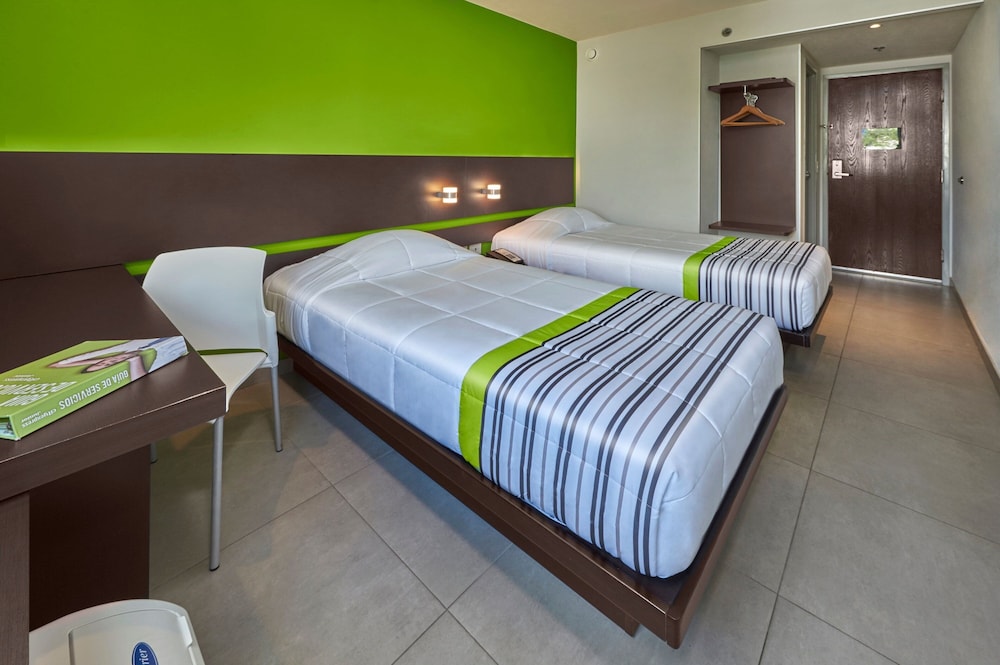 City Express Junior by Marriott Cancun — Rooms in Cancun, Quintana Roo
