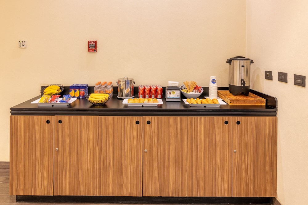 City Express by Marriott Playa Del Carmen — Restaurant in Playa del Carmen, Quintana Roo