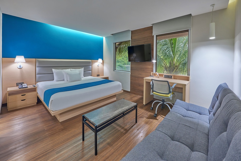 City Express by Marriott Playa Del Carmen — Rooms in Playa del Carmen, Quintana Roo
