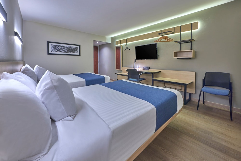 City Express by Marriott Playa Del Carmen — Rooms in Playa del Carmen, Quintana Roo