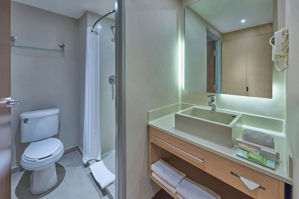 City Express by Marriott Playa Del Carmen — Rooms in Playa del Carmen, Quintana Roo
