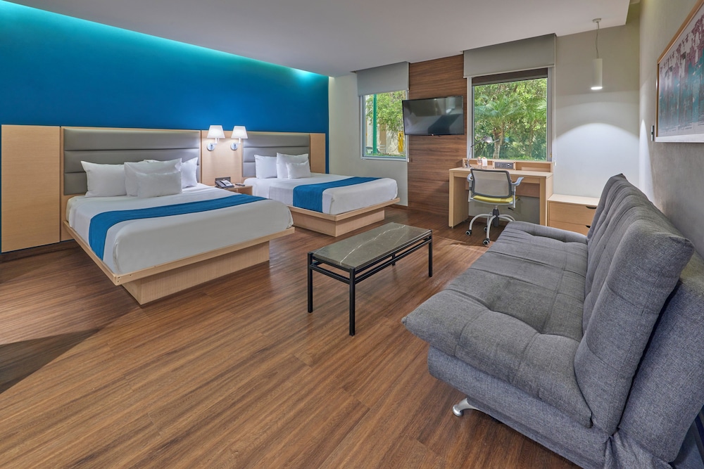 City Express by Marriott Playa Del Carmen — Rooms in Playa del Carmen, Quintana Roo