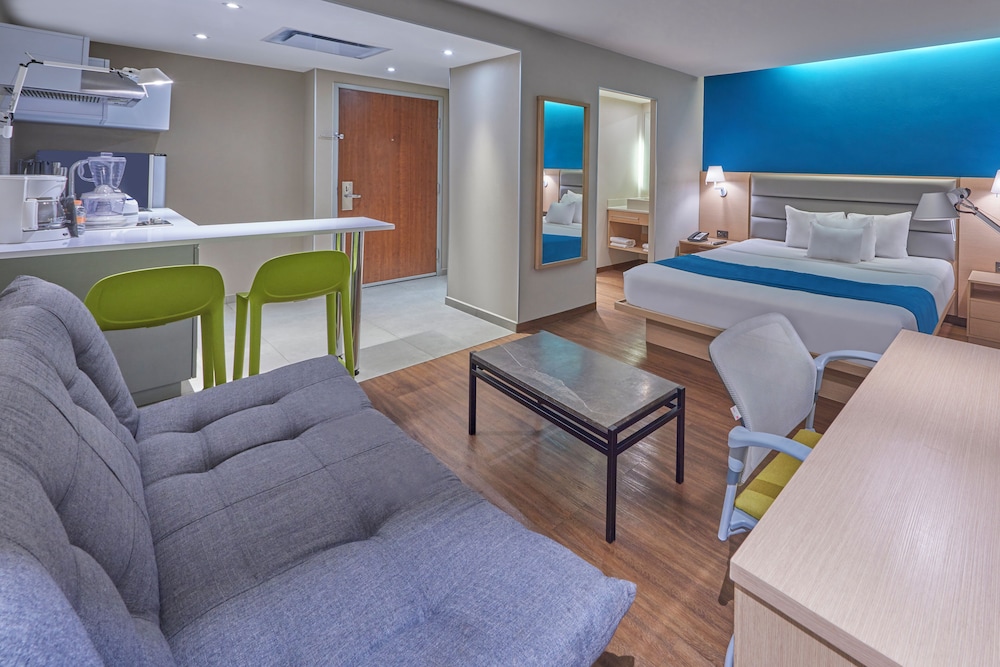 City Express by Marriott Playa Del Carmen — Rooms in Playa del Carmen, Quintana Roo