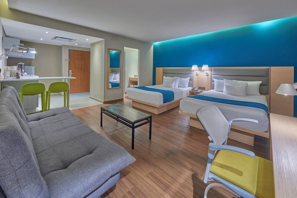 City Express by Marriott Playa Del Carmen — Rooms in Playa del Carmen, Quintana Roo