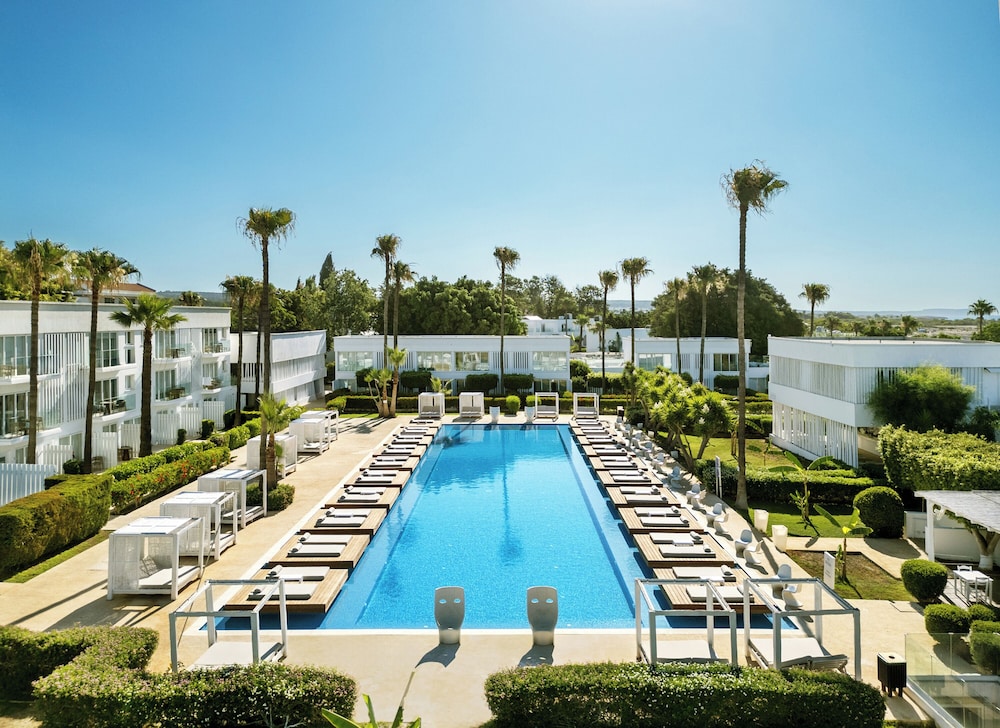 So White Beach Resort