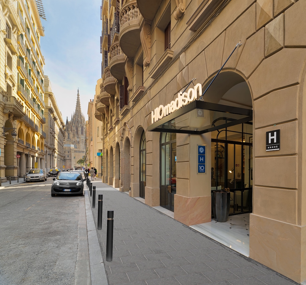 H10 Madison — Hotel building in Barcelona, Catalonia