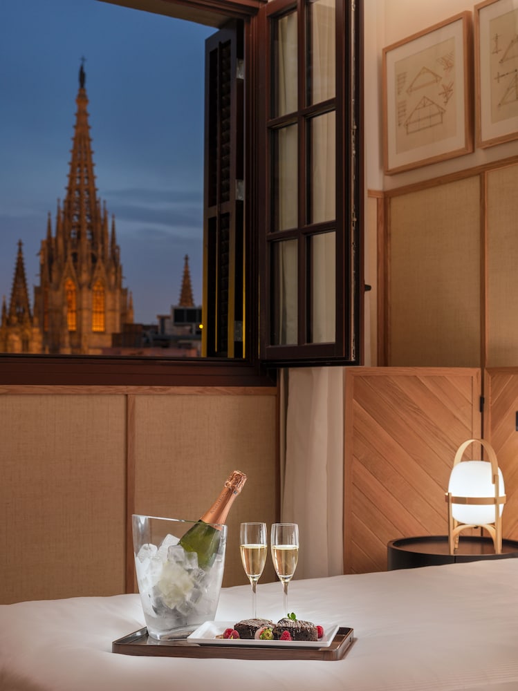 H10 Madison — Hotel rooms in Barcelona, Catalonia