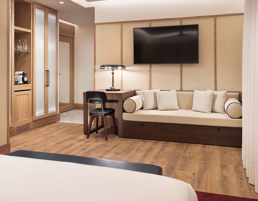 H10 Madison — Hotel rooms in Barcelona, Catalonia