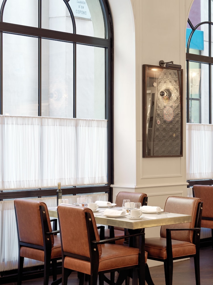 H10 Madison — Restaurant & bars in Barcelona, Catalonia