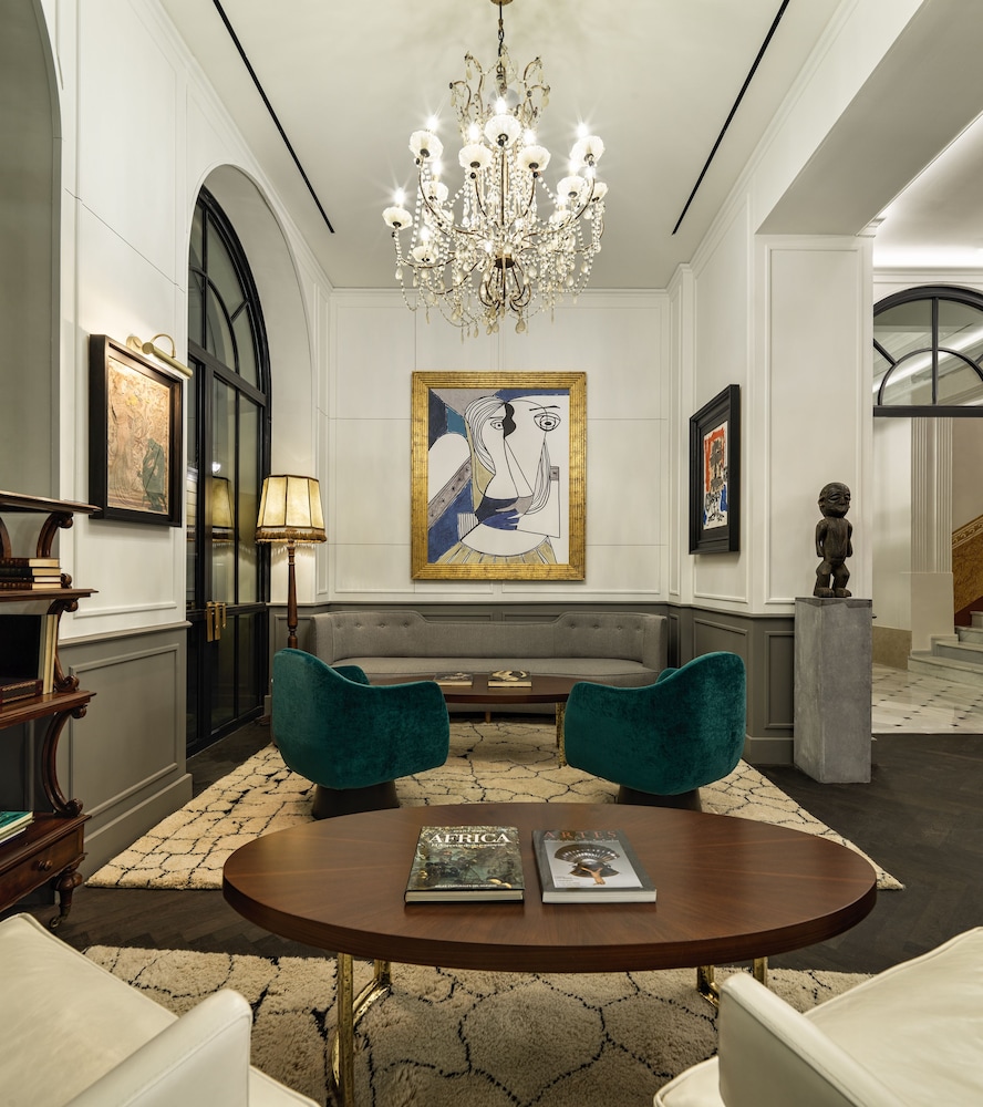H10 Madison — Hotel building in Barcelona, Catalonia