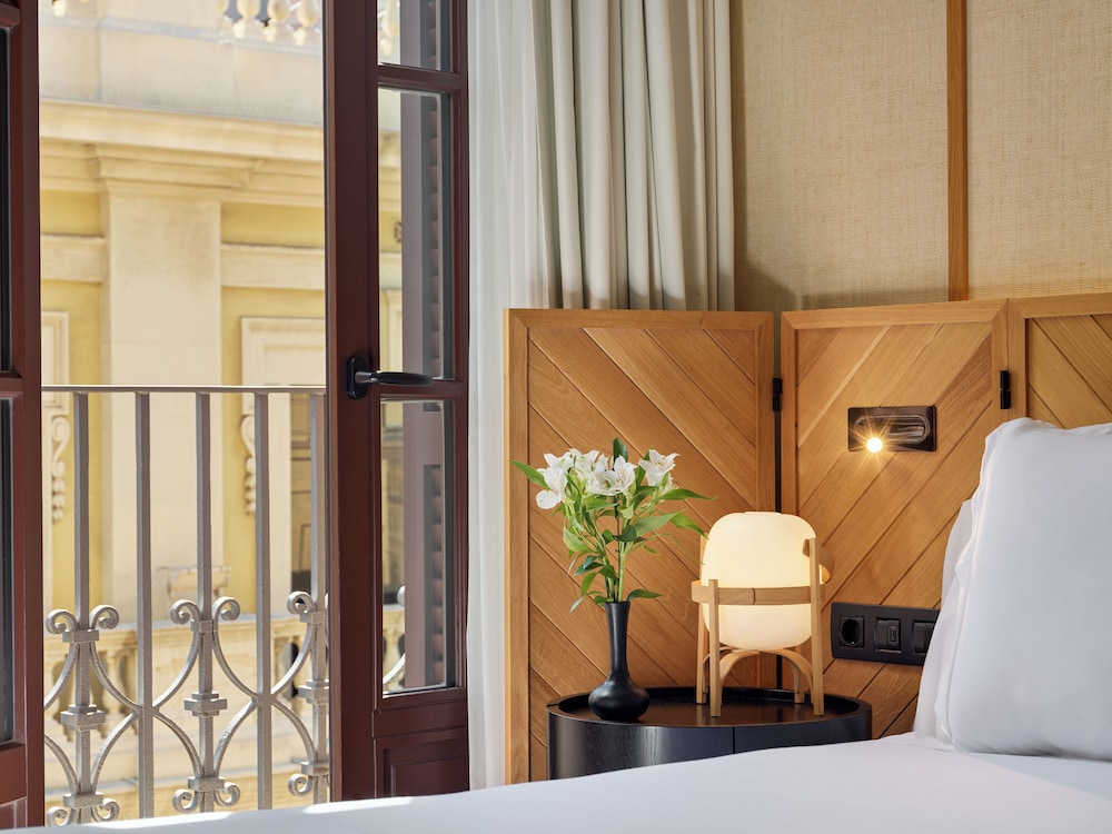 H10 Madison — Hotel rooms in Barcelona, Catalonia