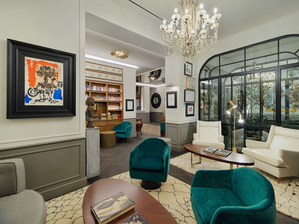 H10 Madison — Hotel building in Barcelona, Catalonia