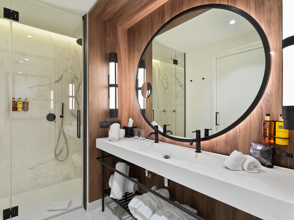 H10 Madison — Hotel rooms in Barcelona, Catalonia