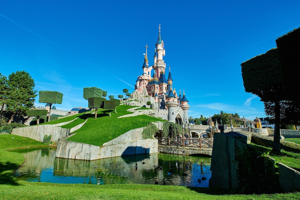Disney Hotel Cheyenne — Attractions in the area in Disneyland Paris, Ile-de-France