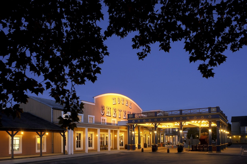 Disney Hotel Cheyenne — Hotel building in Disneyland Paris, Ile-de-France
