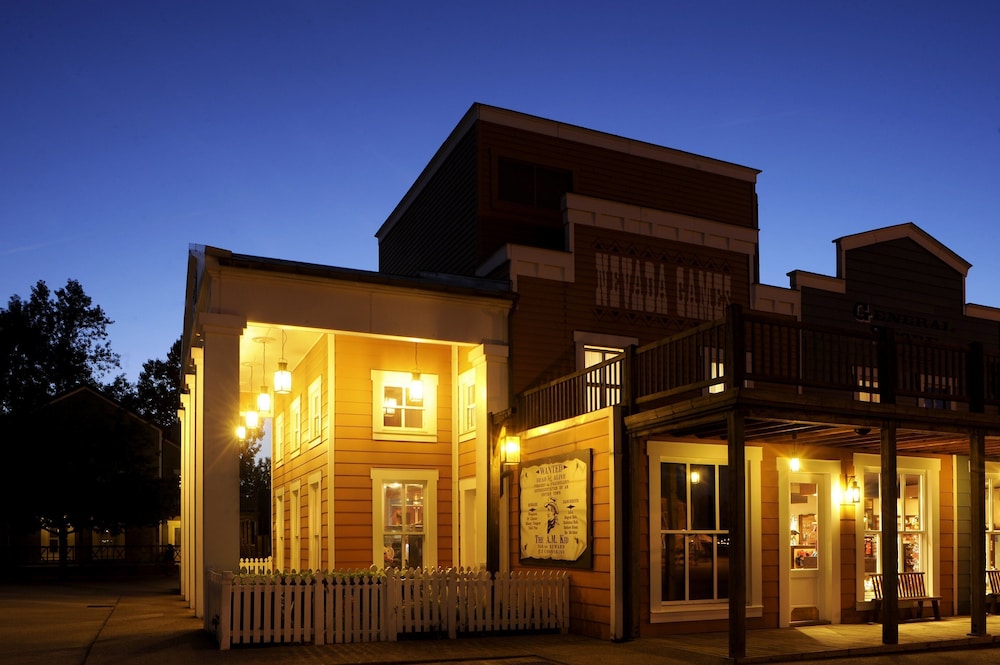 Disney Hotel Cheyenne — Hotel building in Disneyland Paris, Ile-de-France