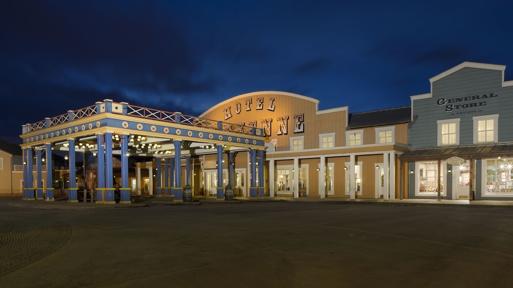 Disney Hotel Cheyenne — Hotel building in Disneyland Paris, Ile-de-France