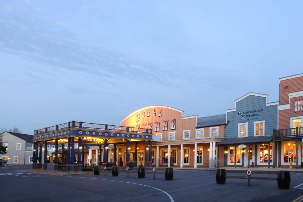 Disney Hotel Cheyenne — Hotel building in Disneyland Paris, Ile-de-France