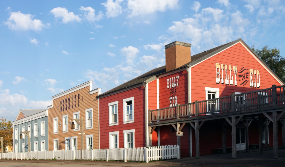 Disney Hotel Cheyenne — Hotel building in Disneyland Paris, Ile-de-France