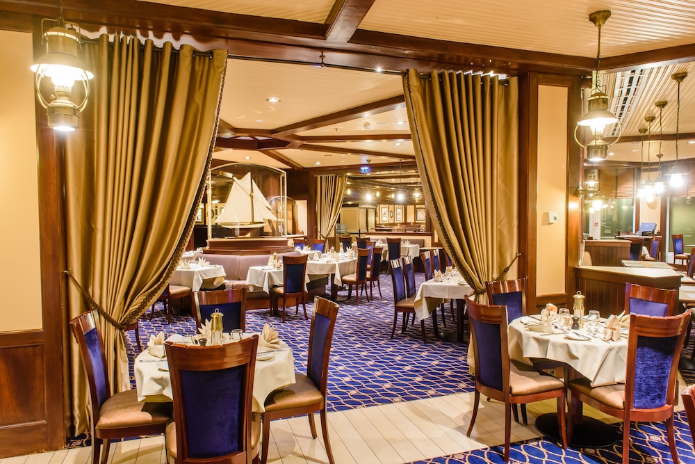 Disney Newport Bay Club — Restaurant & bars in Disneyland Paris, Ile-de-France