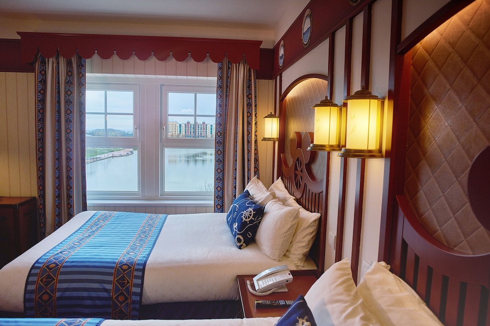 Disney Newport Bay Club — Hotel rooms in Disneyland Paris, Ile-de-France