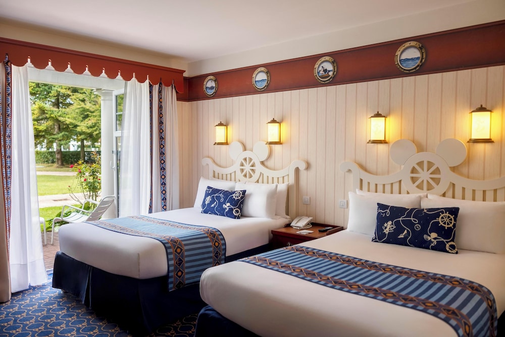 Disney Newport Bay Club — Hotel rooms in Disneyland Paris, Ile-de-France