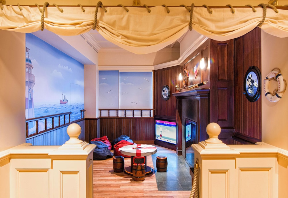 Disney Newport Bay Club — Attractions for children in Disneyland Paris, Ile-de-France
