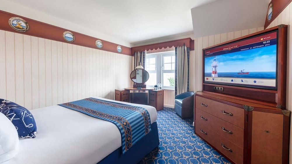 Disney Newport Bay Club — Hotel rooms in Disneyland Paris, Ile-de-France