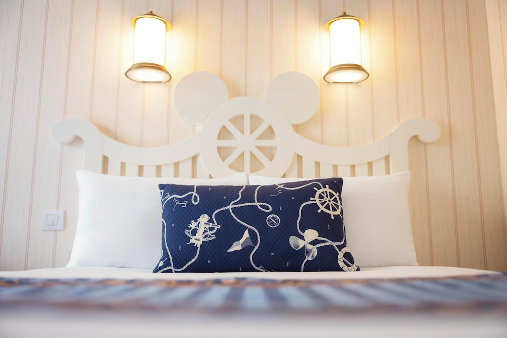 Disney Newport Bay Club — Hotel rooms in Disneyland Paris, Ile-de-France
