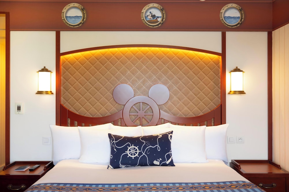 Disney Newport Bay Club — Hotel rooms in Disneyland Paris, Ile-de-France